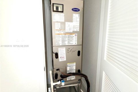 Townhouse in Florida City, Florida 3 bedrooms, 128.39 sq.m. № 2062856 - photo 24