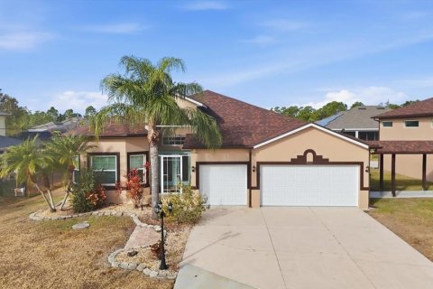 House in Port Charlotte, Florida 4 bedrooms, 233.37 sq.m. № 2420383 - photo 4