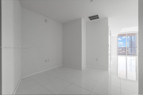 Купить кондоминиум в Майами, Флорида 1 спальня, 94.57м2, № 2045081 - фото 10