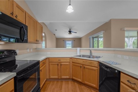 Villa ou maison à vendre à Beverly Hills, Floride: 3 chambres, 142.6 m2 № 2214734 - photo 8