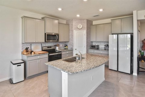 House in Bradenton, Florida 4 bedrooms, 256.04 sq.m. № 1802393 - photo 3