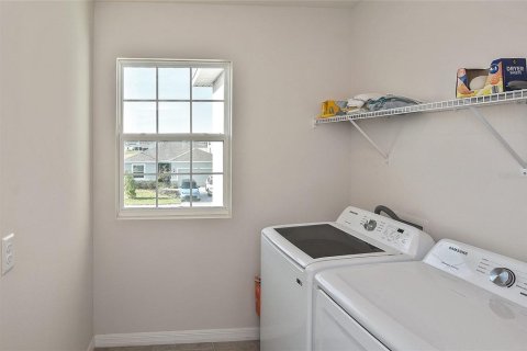 House in Bradenton, Florida 4 bedrooms, 256.04 sq.m. № 1802393 - photo 12