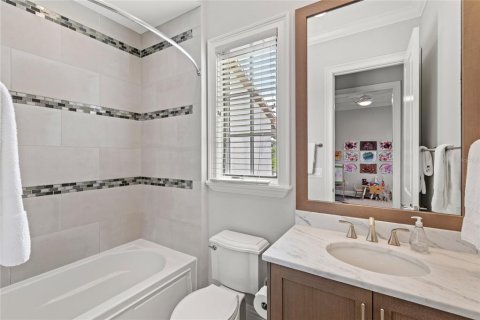House in Orlando, Florida 5 bedrooms, 348.66 sq.m. № 1865903 - photo 28