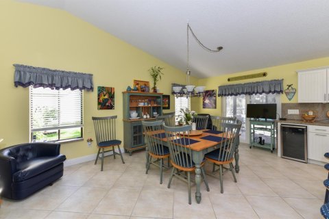 House in Delray Beach, Florida 2 bedrooms, 190.64 sq.m. № 2171609 - photo 12