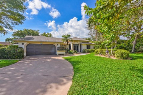 House in Delray Beach, Florida 2 bedrooms, 190.64 sq.m. № 2171609 - photo 5