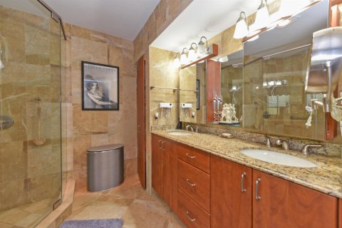 House in Delray Beach, Florida 2 bedrooms, 190.64 sq.m. № 2171609 - photo 20
