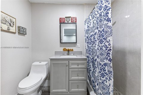 Снять в аренду коммерческую недвижимость в Майами, Флорида 1 спальня, 150.87м2, № 2036169 - фото 5