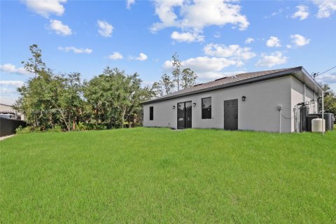 Купить виллу или дом в Лихай-Эйкерс, Флорида 3 спальни, № 1978042 - фото 30