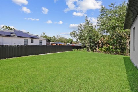 Купить виллу или дом в Лихай-Эйкерс, Флорида 3 спальни, № 1978042 - фото 28