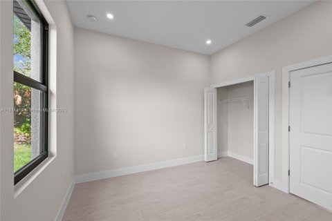 Купить виллу или дом в Лихай-Эйкерс, Флорида 3 спальни, № 1978042 - фото 22