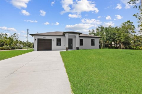 Купить виллу или дом в Лихай-Эйкерс, Флорида 3 спальни, № 1978042 - фото 1