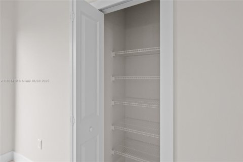 Купить виллу или дом в Лихай-Эйкерс, Флорида 3 спальни, № 1978042 - фото 16