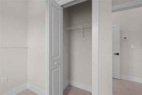 Купить виллу или дом в Лихай-Эйкерс, Флорида 3 спальни, № 1978042 - фото 19