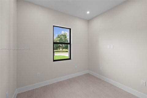 Купить виллу или дом в Лихай-Эйкерс, Флорида 3 спальни, № 1978042 - фото 21