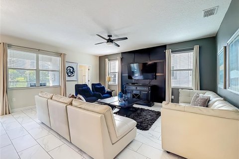 Casa en venta en Davenport, Florida, 6 dormitorios, 284.56 m2 № 1733388 - foto 6