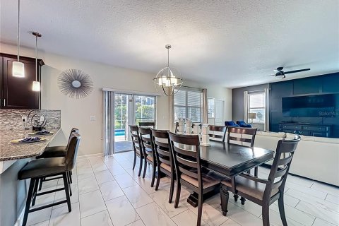 Casa en venta en Davenport, Florida, 6 dormitorios, 284.56 m2 № 1733388 - foto 13