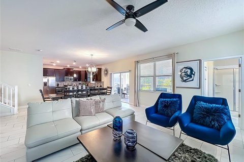 Casa en venta en Davenport, Florida, 6 dormitorios, 284.56 m2 № 1733388 - foto 9
