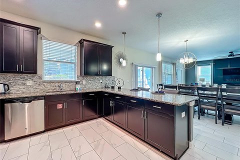Casa en venta en Davenport, Florida, 6 dormitorios, 284.56 m2 № 1733388 - foto 16