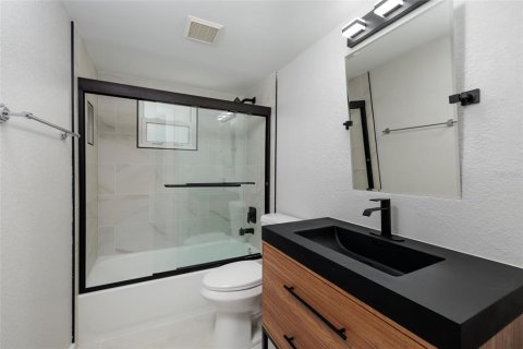 Casa en alquiler en Saint Petersburg, Florida, 4 dormitorios, 143.63 m2 № 1883326 - foto 15