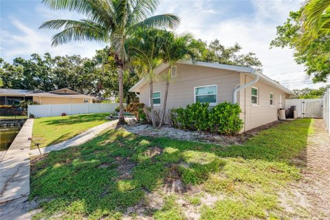 Villa ou maison à louer à Saint Petersburg, Floride: 4 chambres, 143.63 m2 № 1883326 - photo 24