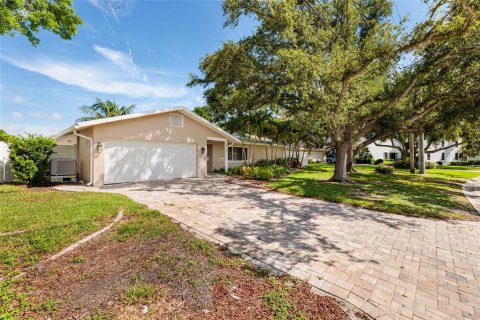 Casa en alquiler en Saint Petersburg, Florida, 4 dormitorios, 143.63 m2 № 1883326 - foto 30