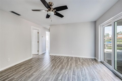 Casa en alquiler en Saint Petersburg, Florida, 4 dormitorios, 143.63 m2 № 1883326 - foto 10