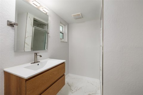 Casa en alquiler en Saint Petersburg, Florida, 4 dormitorios, 143.63 m2 № 1883326 - foto 12