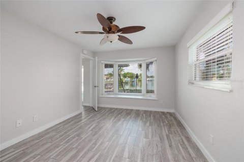 Casa en alquiler en Saint Petersburg, Florida, 4 dormitorios, 143.63 m2 № 1883326 - foto 11