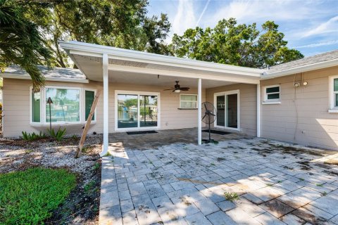 Casa en alquiler en Saint Petersburg, Florida, 4 dormitorios, 143.63 m2 № 1883326 - foto 18