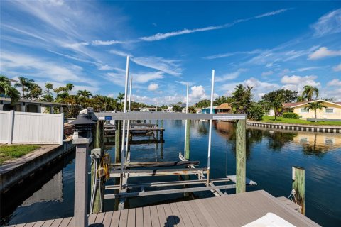 Casa en alquiler en Saint Petersburg, Florida, 4 dormitorios, 143.63 m2 № 1883326 - foto 22