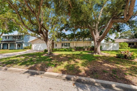 Casa en alquiler en Saint Petersburg, Florida, 4 dormitorios, 143.63 m2 № 1883326 - foto 5