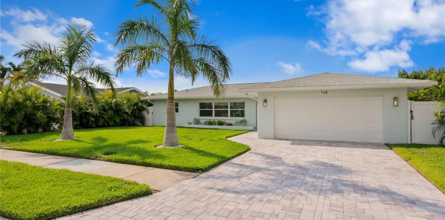 Villa ou maison à Saint Petersburg, Floride 4 chambres, 158.21 m2 № 1902892