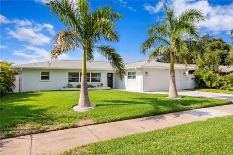 Villa ou maison à vendre à Saint Petersburg, Floride: 4 chambres, 158.21 m2 № 1902892 - photo 4