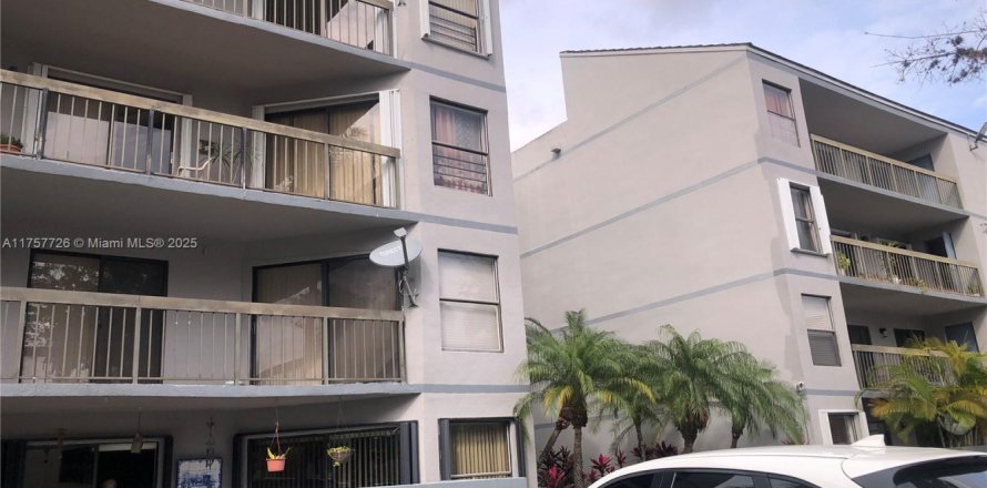 Condominio en Miami, Florida, 3 dormitorios № 1862901