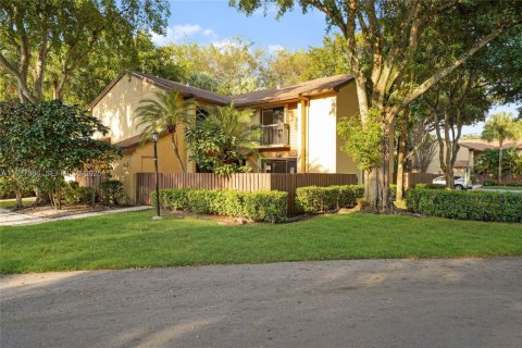 Townhouse in Coconut Creek, Florida 2 bedrooms, 109.81 sq.m. № 1986060 - photo 2