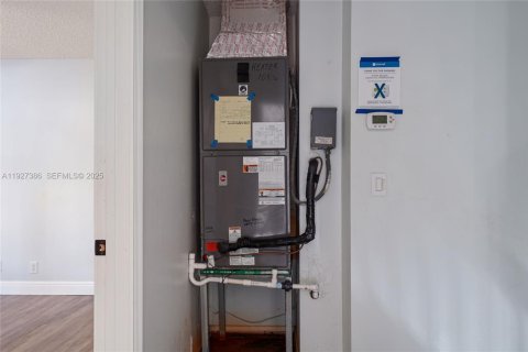 Townhouse in Coconut Creek, Florida 2 bedrooms, 109.81 sq.m. № 1986060 - photo 28