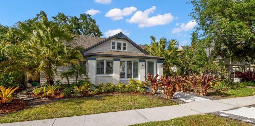 Casa en Saint Petersburg, Florida 3 dormitorios, 233.37 m2 № 2207842