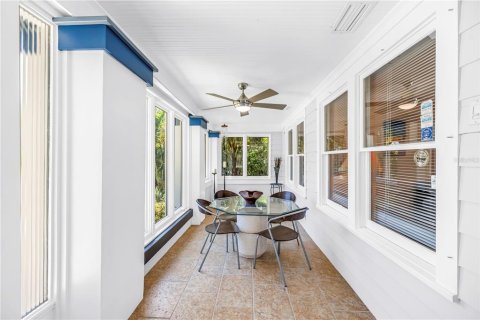 Casa en venta en Saint Petersburg, Florida, 3 dormitorios, 233.37 m2 № 2207842 - foto 5