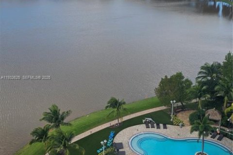 Condominio en alquiler en Sunrise, Florida, 2 dormitorios, 108.23 m2 № 1991016 - foto 14
