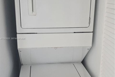 Condominio en alquiler en Sunrise, Florida, 2 dormitorios, 108.23 m2 № 1991016 - foto 7