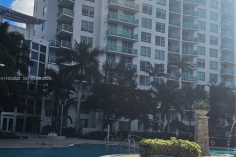 Condominio en alquiler en Sunrise, Florida, 2 dormitorios, 108.23 m2 № 1991016 - foto 17