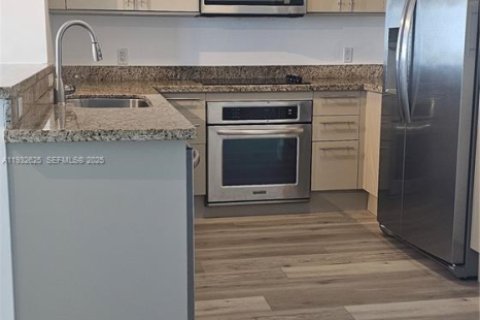 Condominio en alquiler en Sunrise, Florida, 2 dormitorios, 108.23 m2 № 1991016 - foto 6