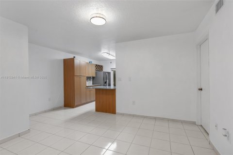 Copropriété à vendre à Hialeah, Floride: 2 chambres, 97.55 m2 № 1969259 - photo 7