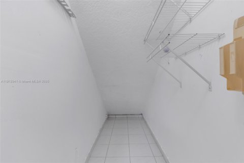 Copropriété à vendre à Hialeah, Floride: 2 chambres, 97.55 m2 № 1969259 - photo 20