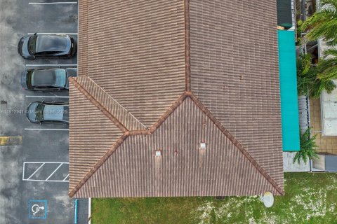 Copropriété à vendre à Hialeah, Floride: 2 chambres, 97.55 m2 № 1969259 - photo 22