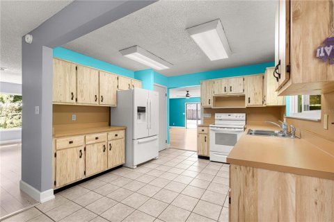 Casa en venta en Anthony, Florida, 3 dormitorios, 203.27 m2 № 1911695 - foto 2