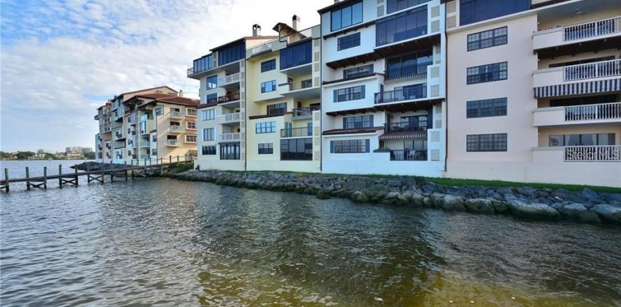 Condominio en Daytona Beach, Florida, 3 dormitorios  № 838152