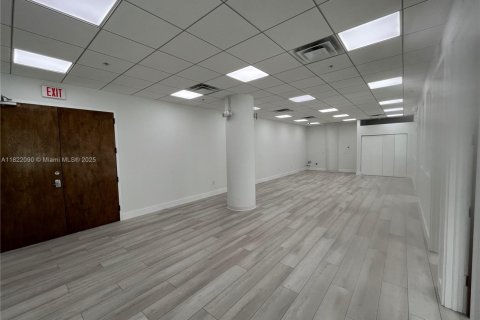 Immobilier commercial à vendre à Aventura, Floride № 2085642 - photo 5