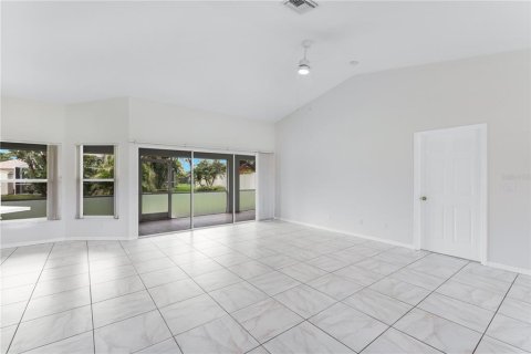 House in Cape Coral, Florida 3 bedrooms, 142.23 sq.m. № 1815046 - photo 4