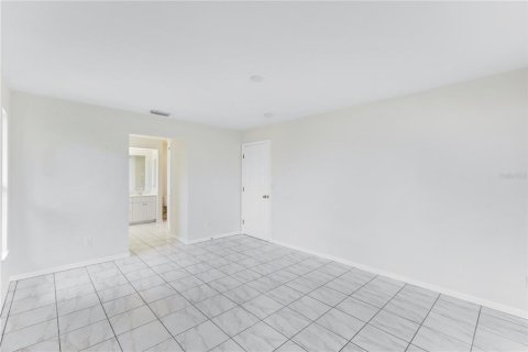 House in Cape Coral, Florida 3 bedrooms, 142.23 sq.m. № 1815046 - photo 13
